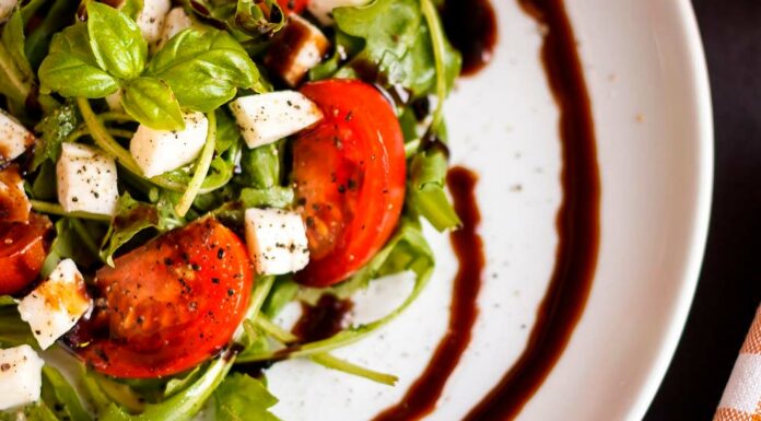 Ensalada de tomate y aliño balsámico Receta de ensalada de tomate y aliño balsámico