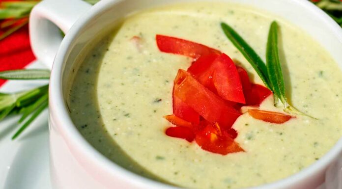 Sopa cremosa de brócoli con queso Receta de sopa cremosa de brócoli y queso