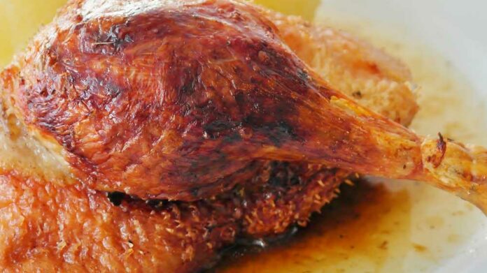 Receta de muslos de pollo al horno al salmorejo canario