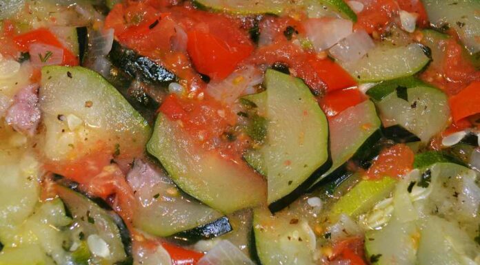 Sofrito de calabacín y atún Receta de sofrito de calabacín y atún