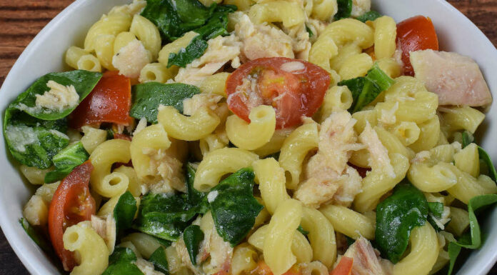 Ensalada de pasta con atún y surimi Receta de ensalada de pasta con atun y surimi