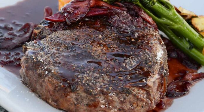 Chuletas de cordero al vino tinto Receta de chuleta de cordero al vino tinto