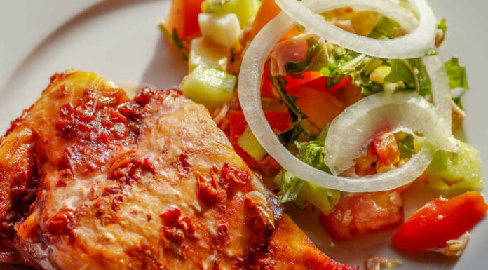 Salmón al ajillo Receta de salmón al ajillo