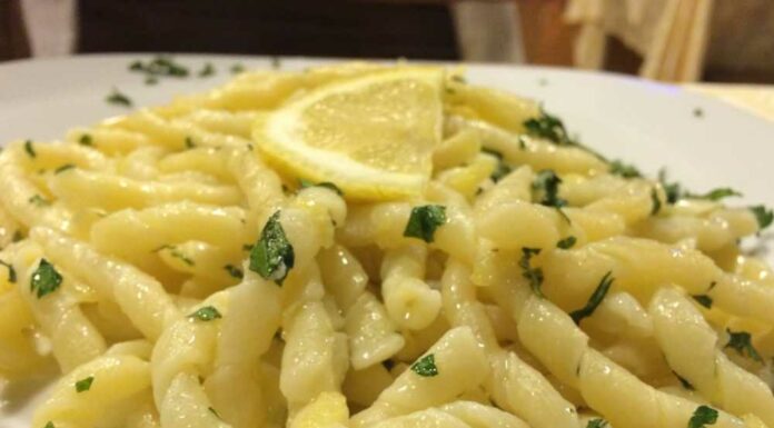 Espaguetis con limón y perejil Receta de espaguetis con limón y perejil