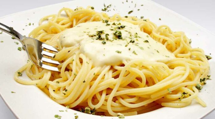 Receta de espaguetis con salsa de queso cabrales