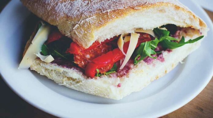 Bocadillo de tomates secos con chorizo y mozzarella Receta de bocadillo de tomates secos con chorizo y mozzarella