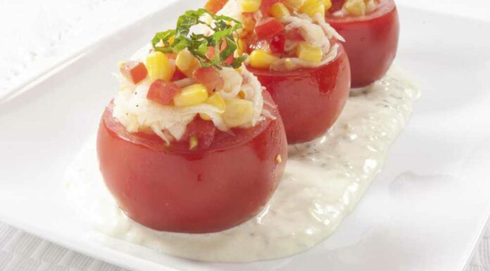 Tomates rellenos de huevo y queso Receta de tomates rellenos de huevo y queso