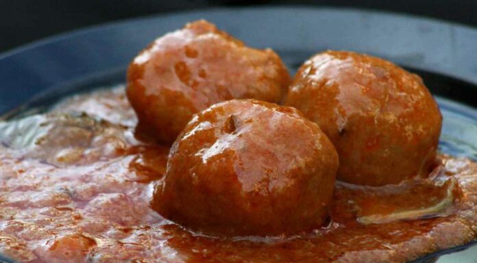 Albóndigas con hierbabuena y ajonjolí Receta de albóndigas con hierbabuena y ajonjolí