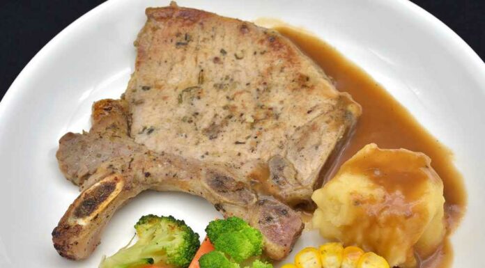 Chuletas de cerdo con salsa de mostaza y vino Receta de chuletas de cerdo con salsa de mostaza y vino