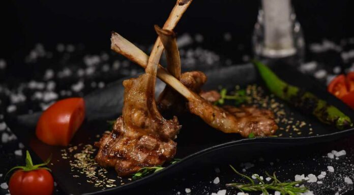 Chuletas de cordero con pesto de menta Receta de chuletas de cordero con pesto de menta