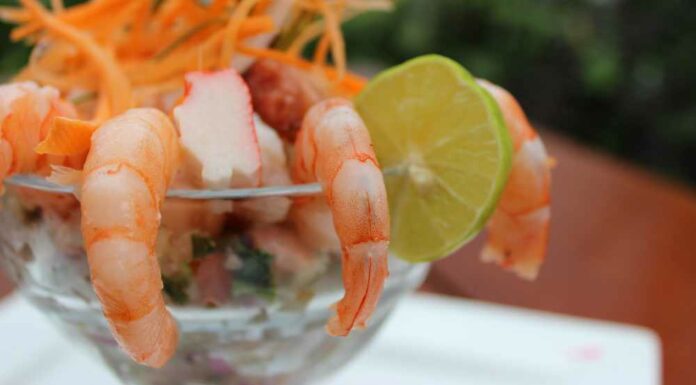 Cóctel de piña con gambas Receta de cóctel de piña con gambas