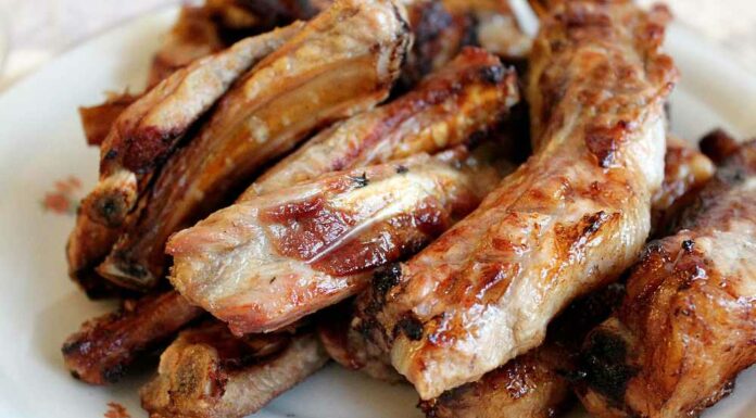 Costillas al horno con patatas panaderas Receta de costillas al horno con patatas panaderas