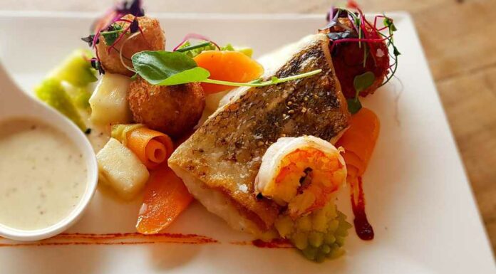 Merluza gratinada con mayonesa a las finas hierbas Receta de merluza gratinada con mayonesa a las finas hierbas