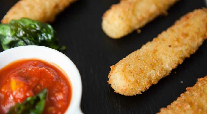 Palitos de chorizo y queso para aperitivo Receta de palitos de chorizo y queso para aperitivo