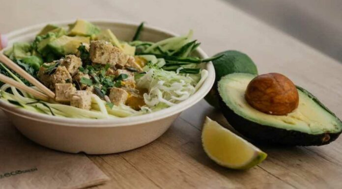 Ensalada de pollo aguacate y patata Receta de ensalada de pollo aguacate y patata