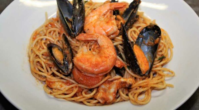 Espaguetis a la marinera Receta de espaguetis a la marinera