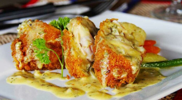 Pollo con panceta y champiñones Receta de pollo con panceta y champiñones