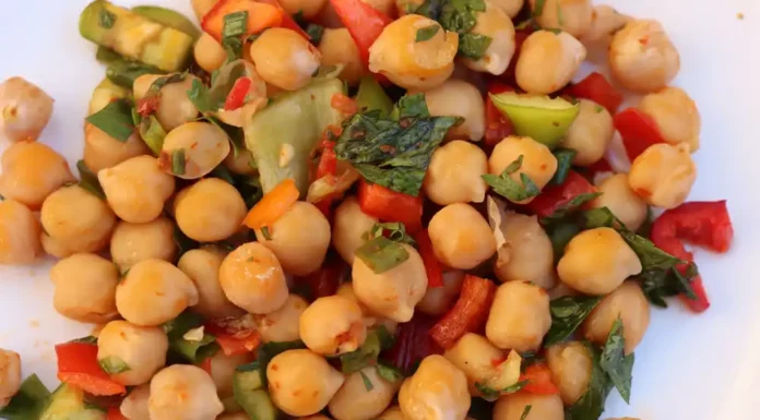 Ensalada de garbanzos con aguacate Receta de ensalada de garbanzos con aguacate