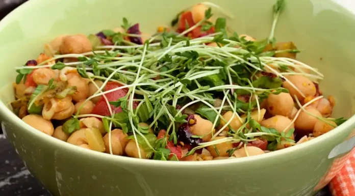 Ensalada de garbanzos con vinagreta de mostaza Receta de ensalada de garbanzos con vinagreta de mostaza